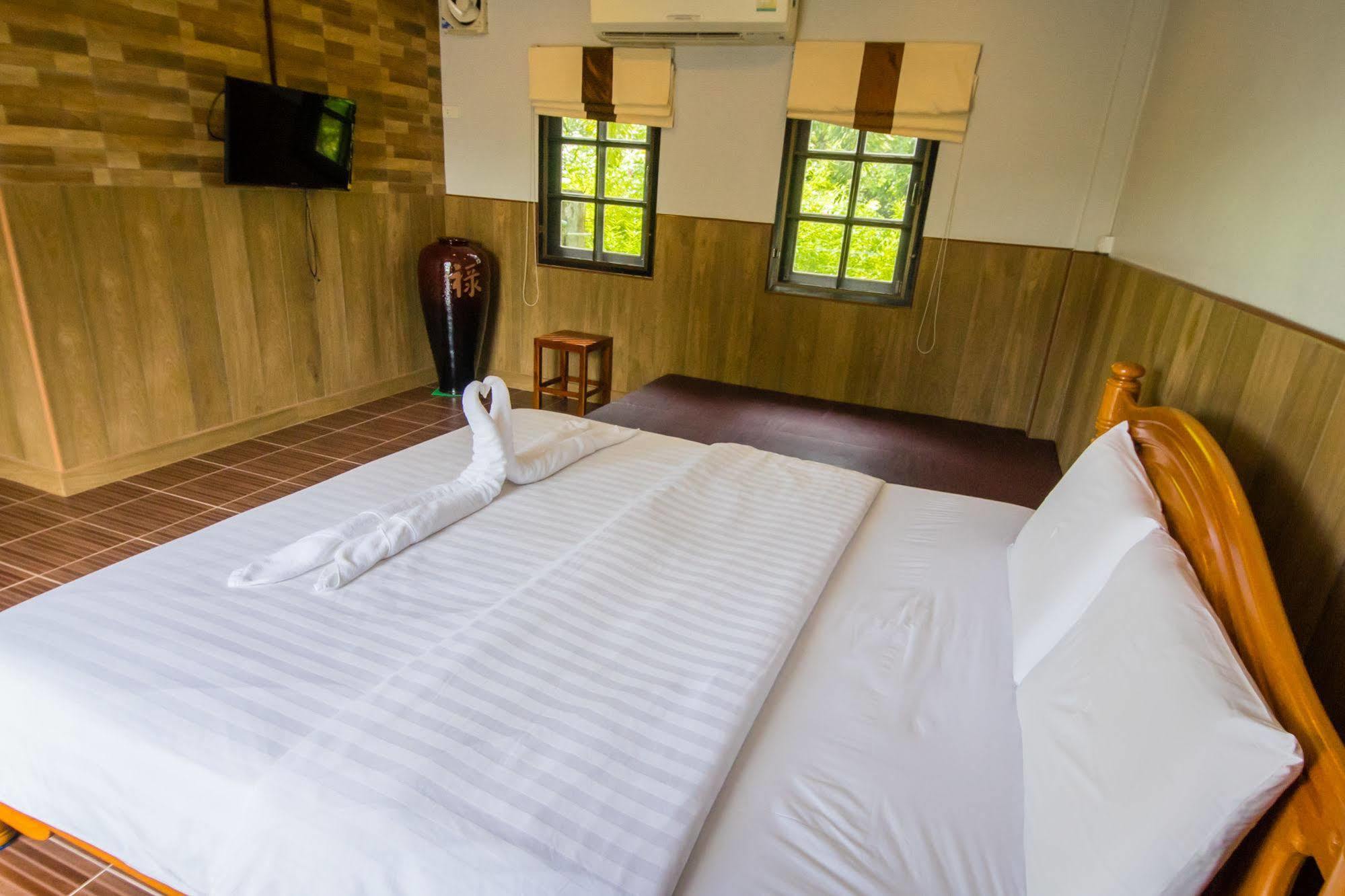 Baanrimnam Resort Trat Extérieur photo